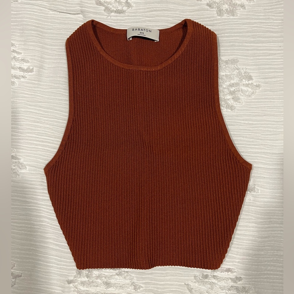 Aritzia Babaton Racerback Crop Top